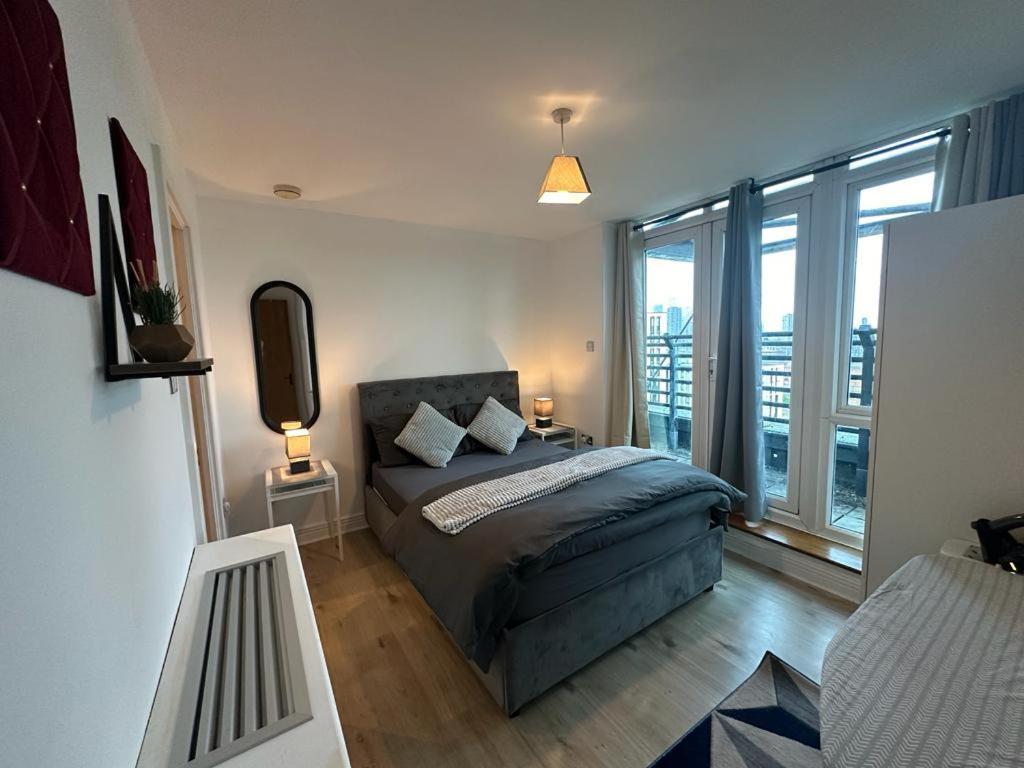 Апартаменты Cosy Views Лондон Экстерьер фото