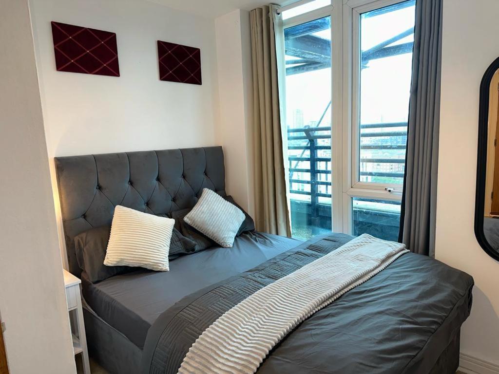 Апартаменты Cosy Views Лондон Экстерьер фото